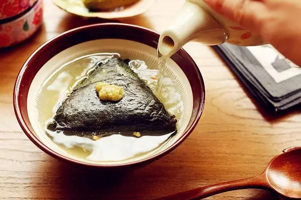 茶泡飯糰