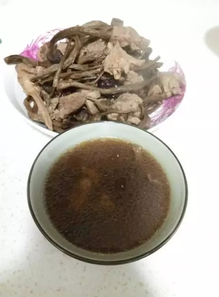 茶樹菇老鴨湯