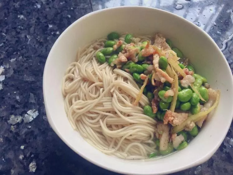 青豆肉絲麵