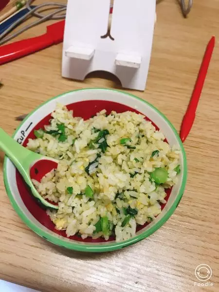 宿舍小廚娘  菜心蛋炒飯