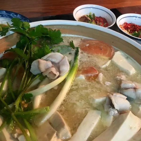 豆腐香菇黑魚湯（帶滇式蘸碟）