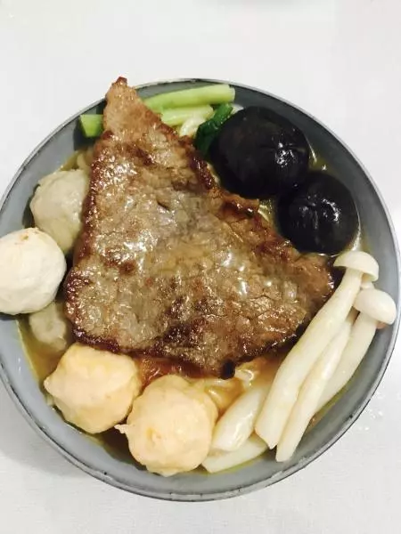 西红柿牛肉菌菇丸子面