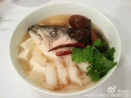 冬陰三文魚頭湯