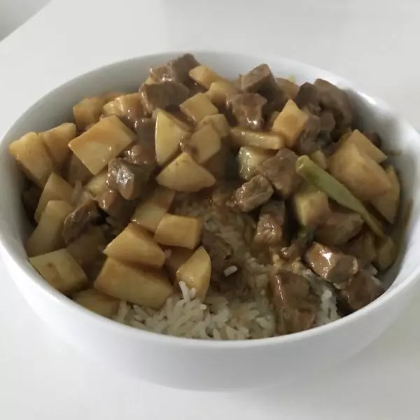 懶人三步快手菜-咖喱牛肉飯