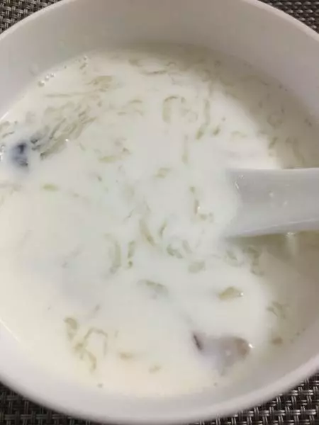 杏汁燉燕窩