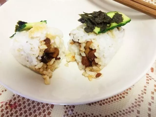 香菇滷肉飯糰