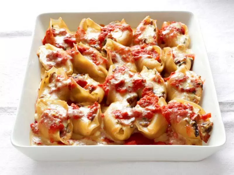 蘑菇菠菜贝壳意面饺焙盘(stuffed shells)