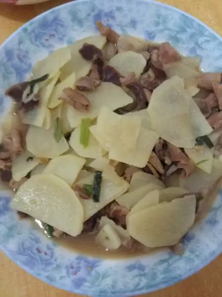 土豆片炒鸡杂