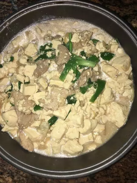 豬頸肉炒豆腐