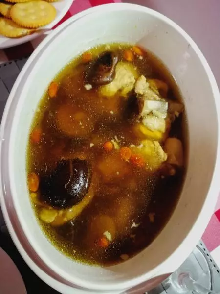 棒骨香菇汤