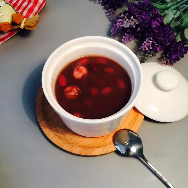 茯苓红豆莲子汤