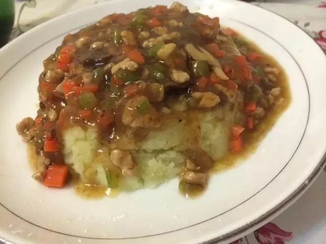 肉沫浇汁土豆泥