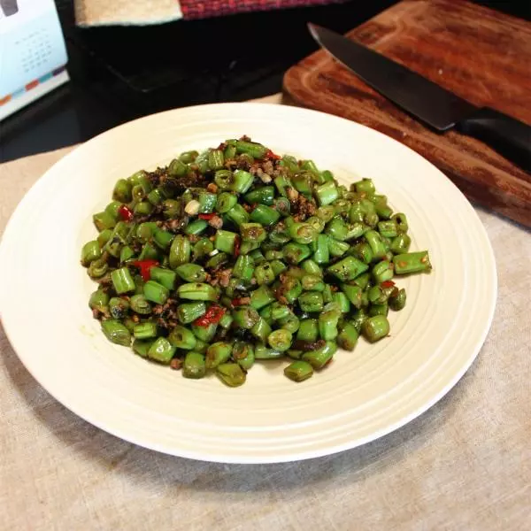 第一道菜--橄榄菜剁椒四季豆