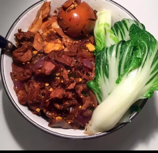 滷肉雞蛋飯