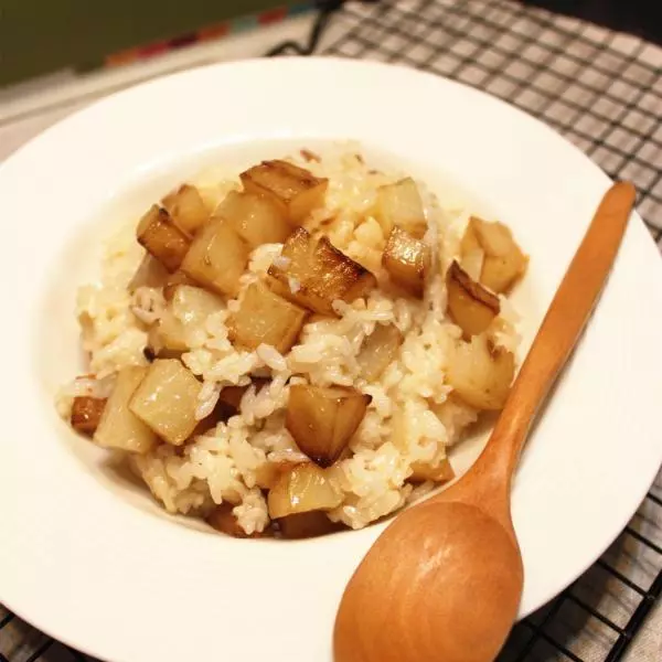 換個口味--土豆燜飯