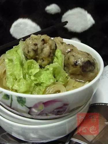 香菇肉丸荞麦热汤面