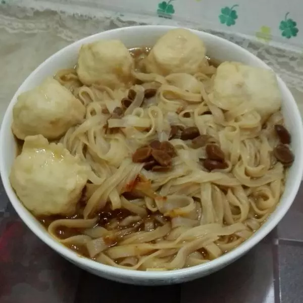 豆瓣酱鱼丸面