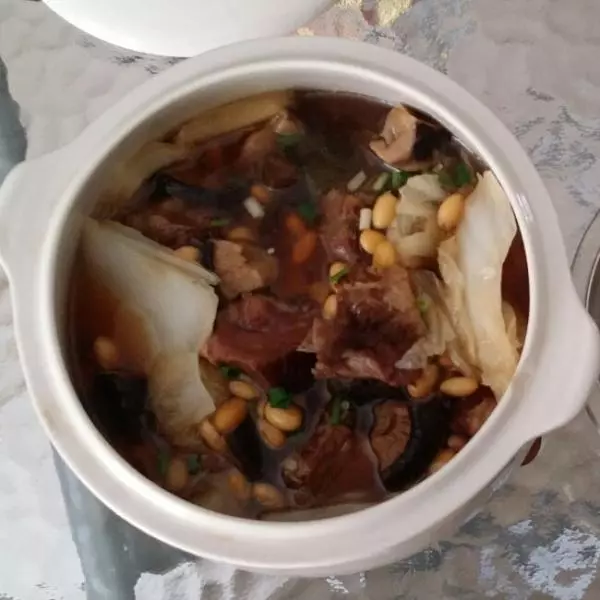 小熊炖锅之黄豆炖腊排骨