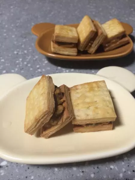 奶盐牛轧苏打饼干