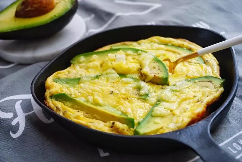 牛油果奶酪烘蛋（avocado frittata with cheese）