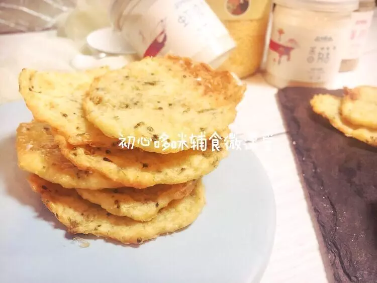 宝宝辅食：香脆小米饼