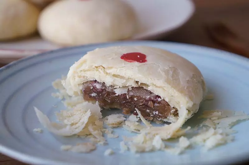 玫瑰糯米鲜花饼，外面酥掉渣，里面QQQ