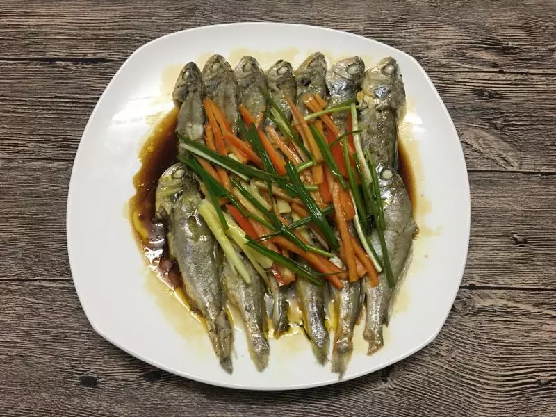 樂活教主的美食之——清蒸小黃魚