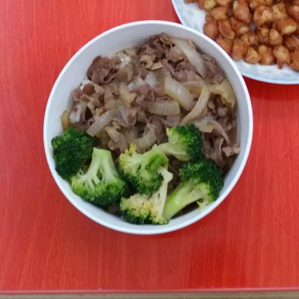 牛肉飯