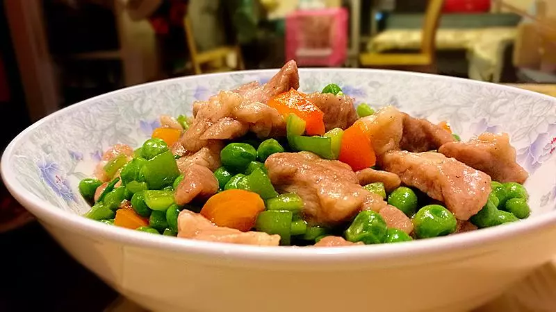 双椒豆丁炒梅肉