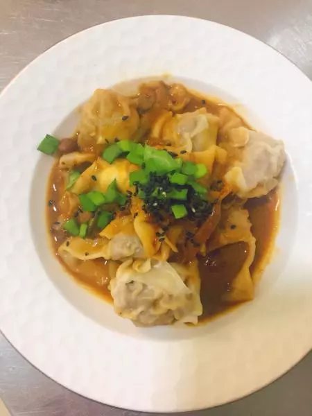 飘香馄饨和锺水饺的结合体