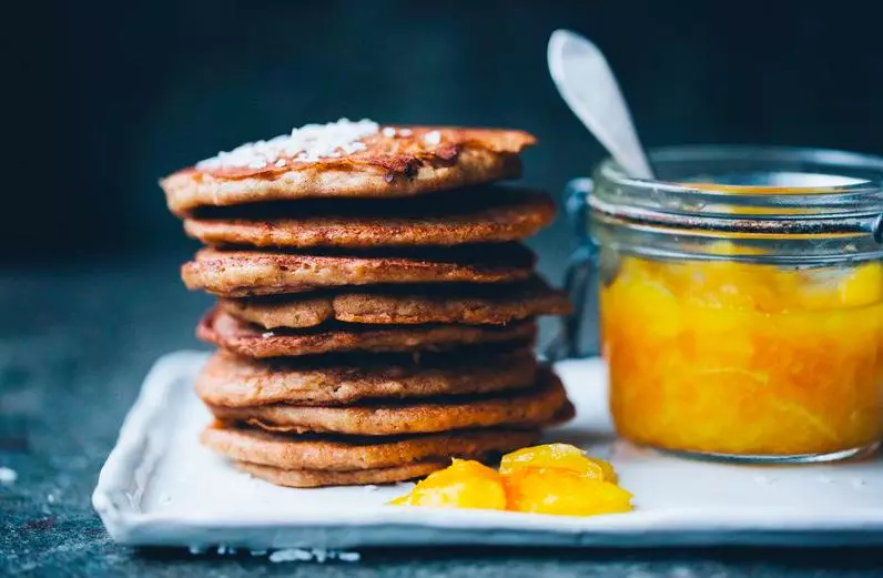 椰絲藜麥煎餅 coconut &amp; quinoa pancakes-Green Kitchen Stories