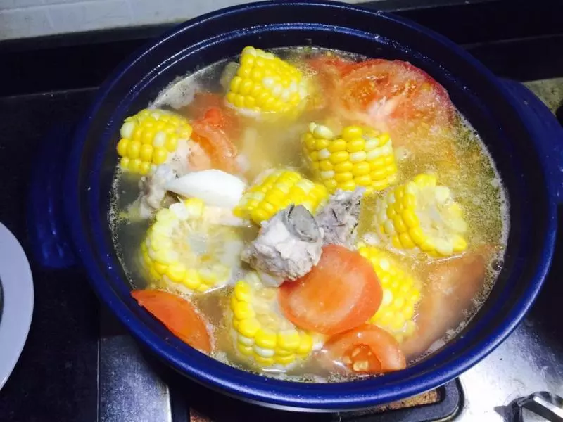 山药玉米番茄排骨汤