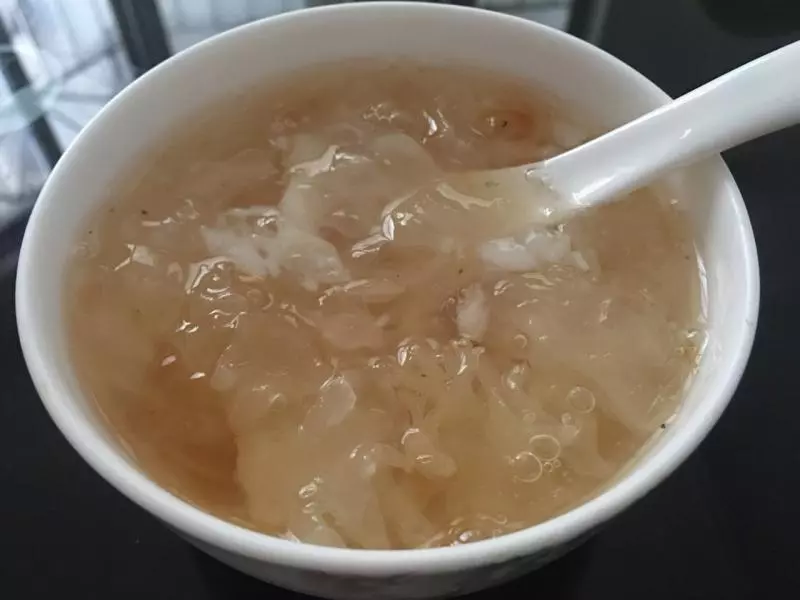 桃膠皂角米銀耳湯