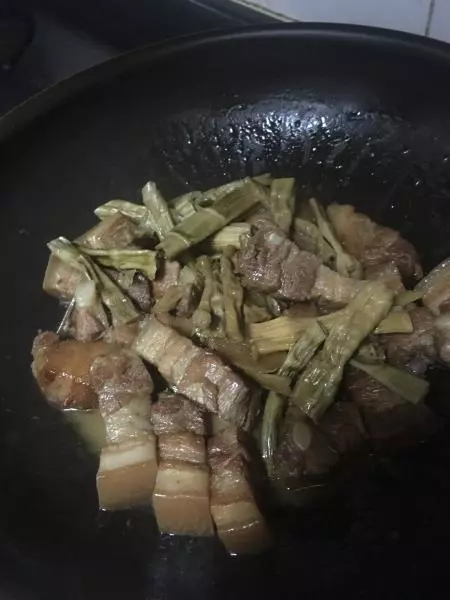 笋乾红烧肉