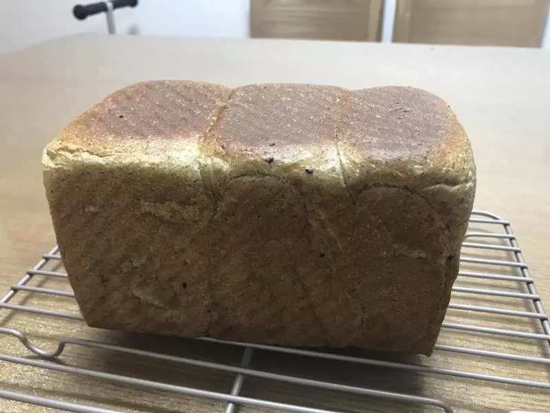 黑芝麻核桃吐司面包