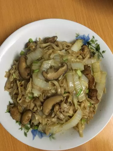 香菇肉絲炒麵