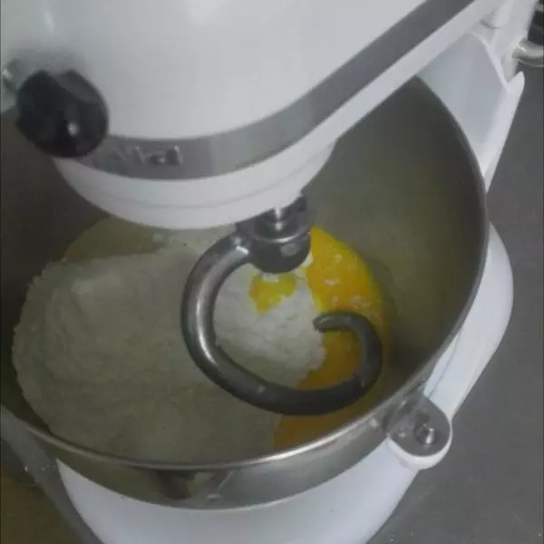 廚師機製作鬆軟土司(2個土司的量)