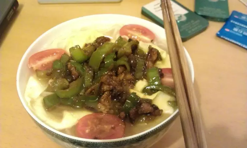 青椒肉末豆瓣酱汤面