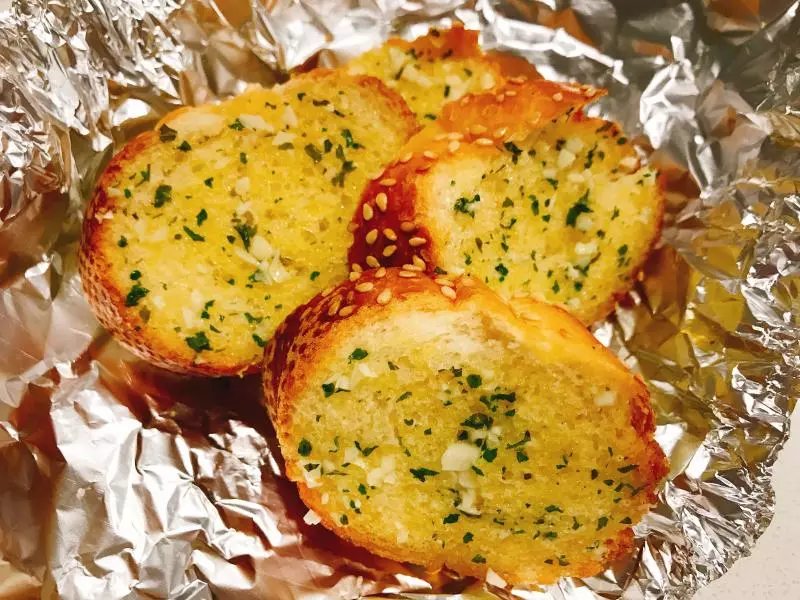 蒜香法棍garlic bread