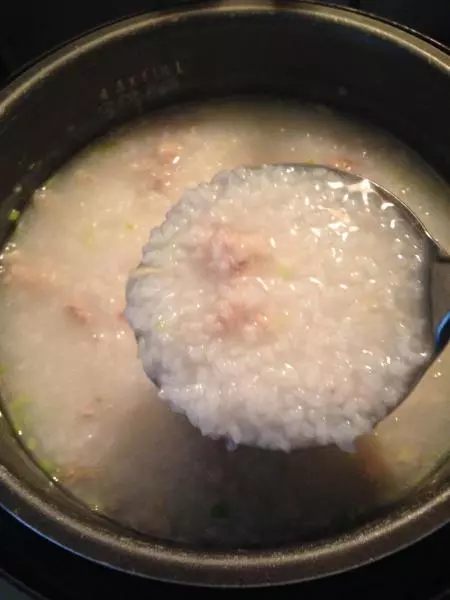 雨天防感冒營養肉粥