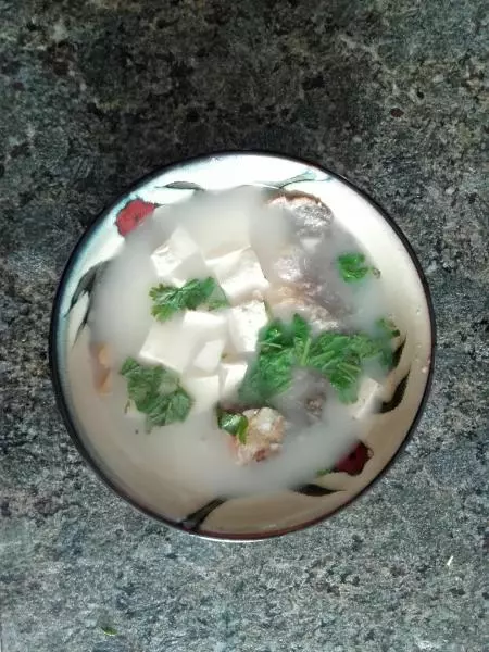 奶白豆腐鲫鱼汤