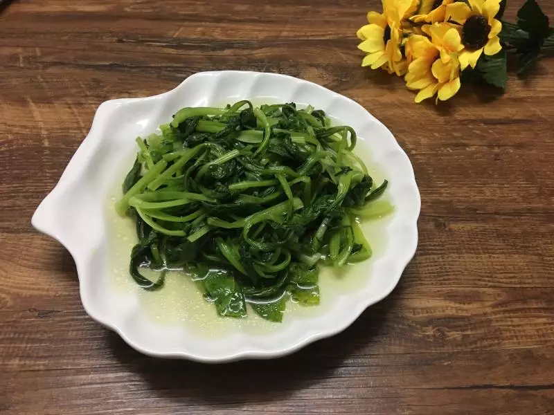 樂活教主的美食之——清炒雞毛菜