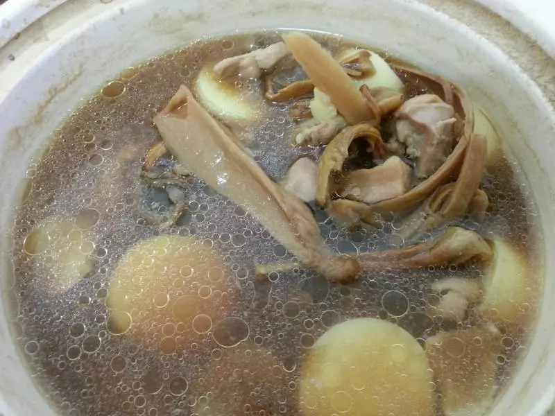 松茸菌鸡汤