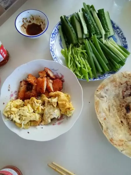 手抓饼卷菜（手抓饼是买的）