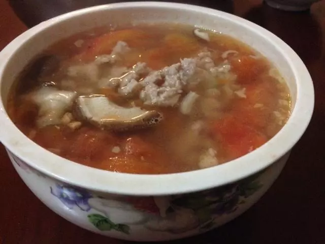 酸鮮美味的汆肉湯