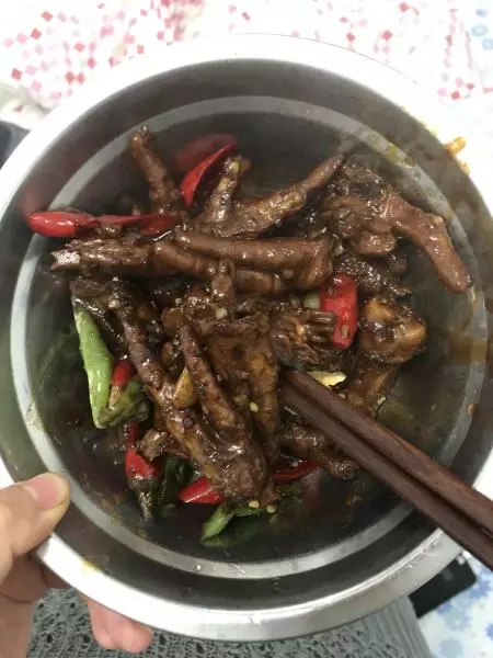 酱香鸡爪子