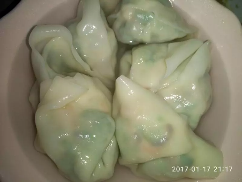 爱的早餐之小白菜肉馅馄饨