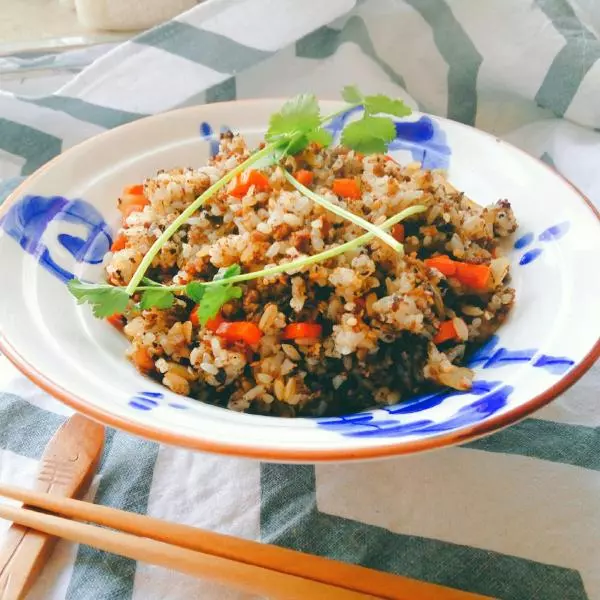 會上癮！越嚼越有味的牛肉炒飯