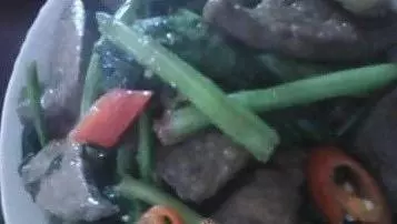猪肝炒菠菜