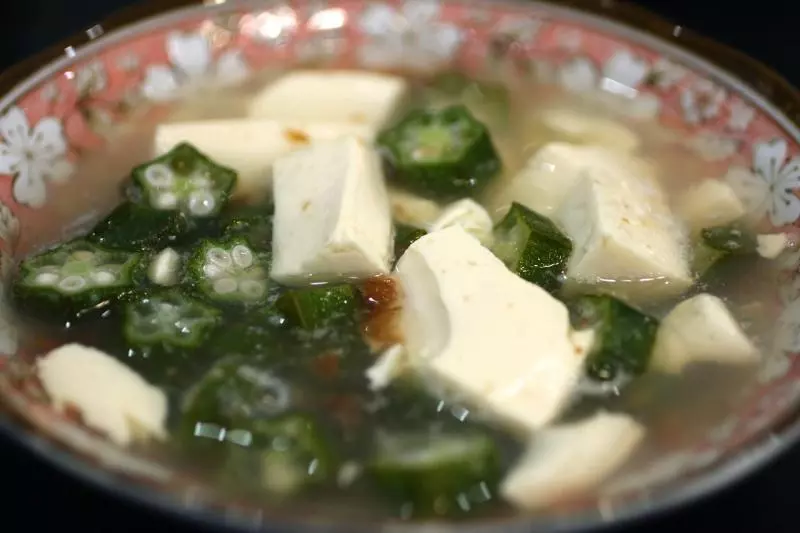 《昨日的美食》之秋葵豆腐汤